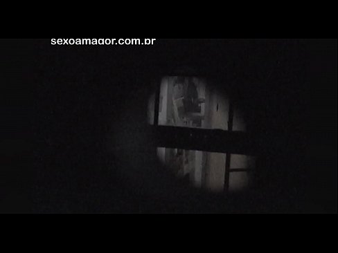 ❤️ Blondie word in die geheim video-opgeneem deur 'n buurtvoyeur wat agter hol bakstene versteek is ️❌ Gehaltepornografie op af.liporno.ru ☑
